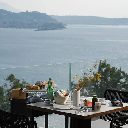 Hotel Dimora Dei Lari 3*