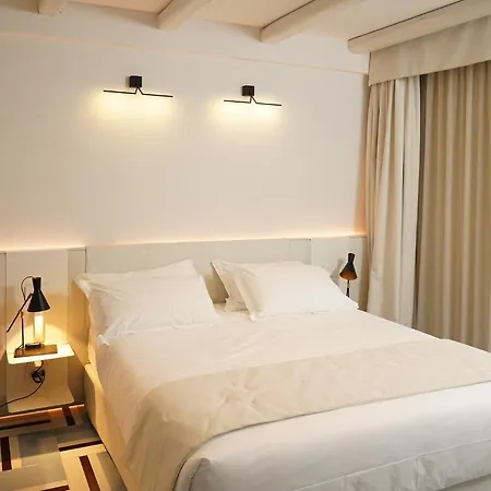 Hotel Dimora Dei Lari