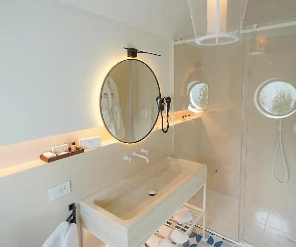 Отель Dimora Dei Lari 3*