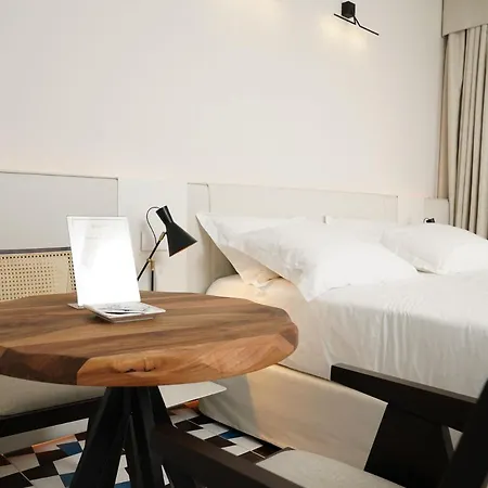 Hotel Dimora Dei Lari *