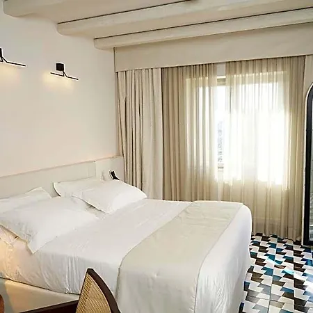 Dimora Dei Lari Hotel Bacoli