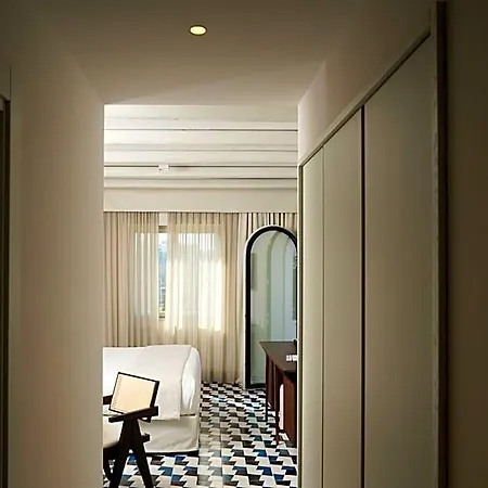 Dimora Dei Lari Hotel 3*