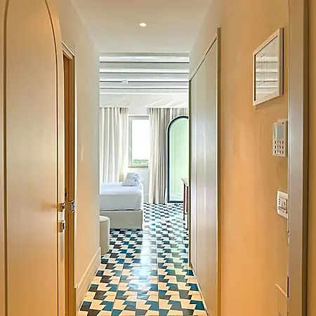 Dimora Dei Lari Hotel
