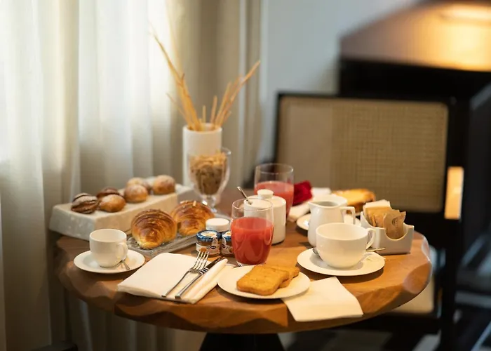 Dimora Dei Lari Hotel *